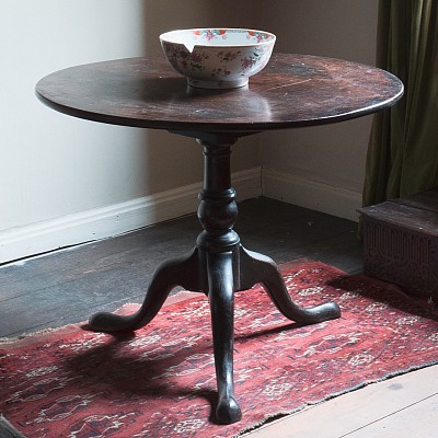 Georgian Cuban mahogany tripod table.